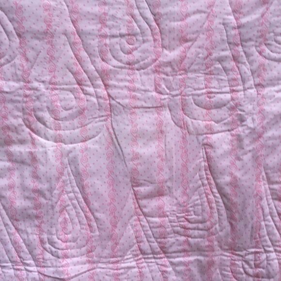 NWT. Hand Crafted Pinks Aboriginal Prints Quilt - Picture 13 of 14